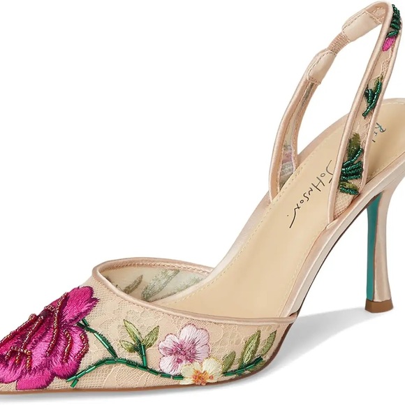 Betsey Johnson April Pump - Picture 6 of 6